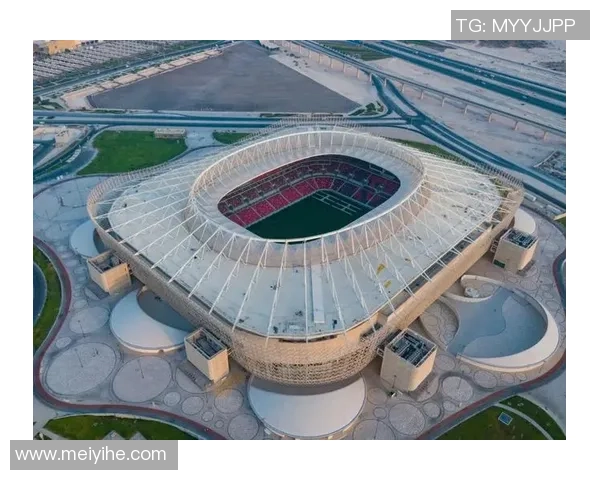 波兰与哥伦比亚激战正酣足球盛宴引发全球关注与热议